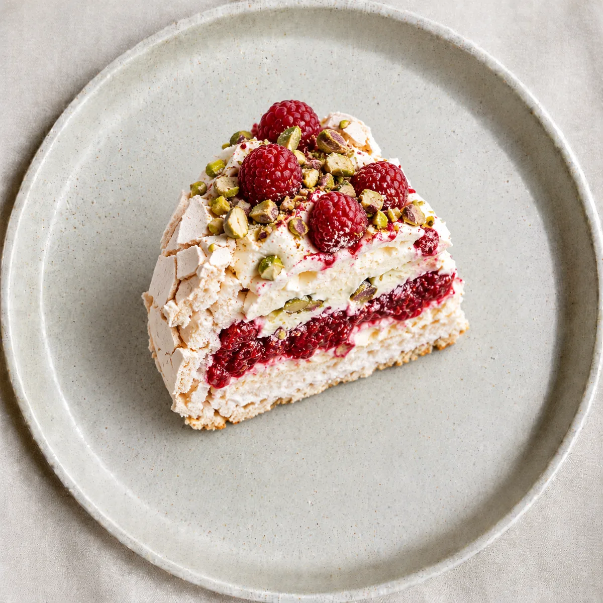 Pavlova malinowo-pistacjowa